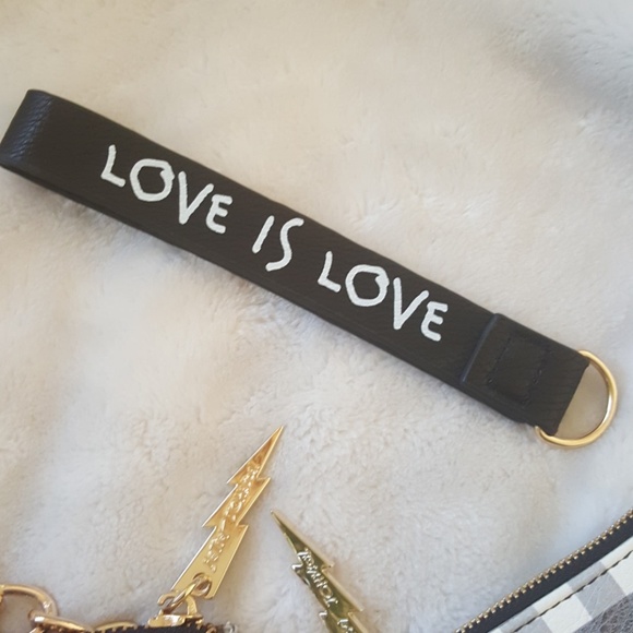 Betsey Johnson Rose Print Bag - Picture 3 of 5